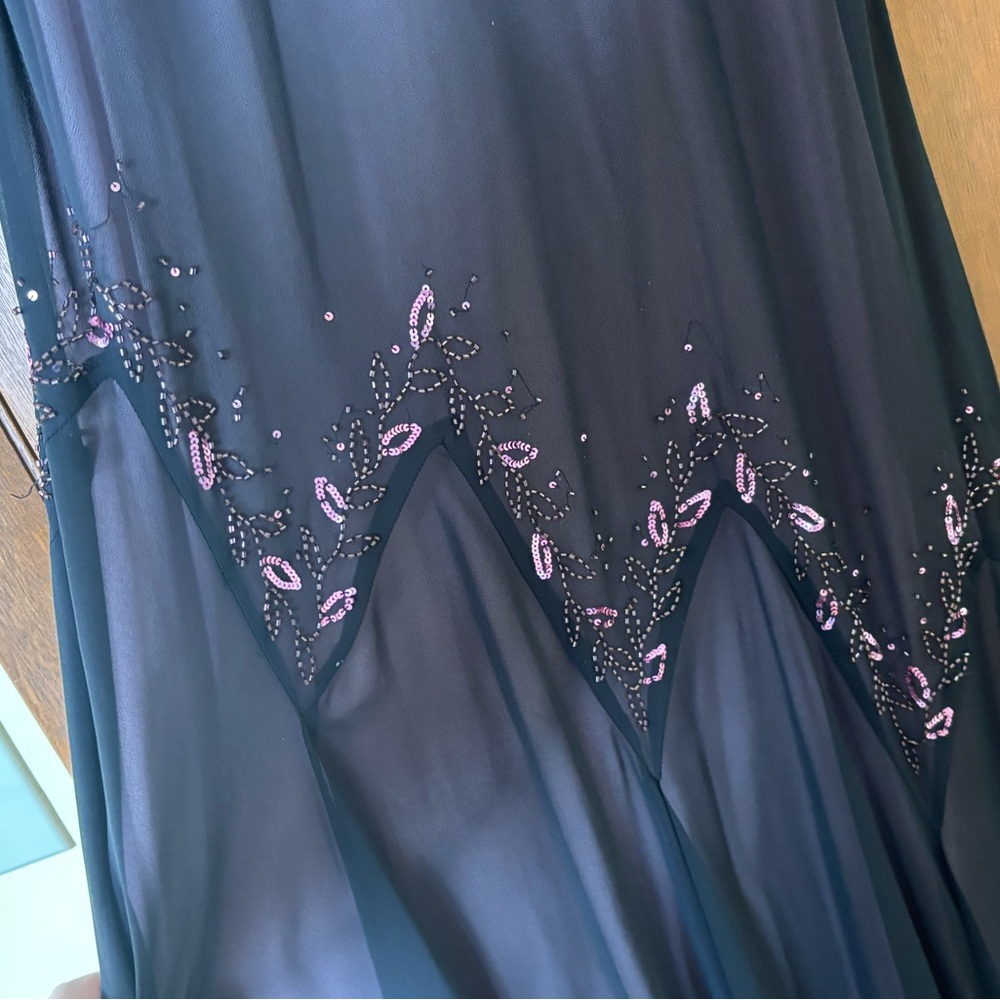 XSCAPE Vintage 90s Gown - Picture 9 of 10